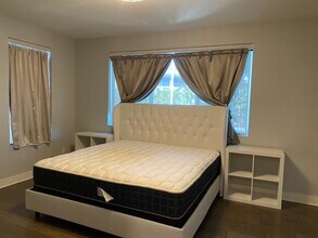 270 Rockefeller, Unit 270 Rockefeller in Irvine, CA - Building Photo - Building Photo