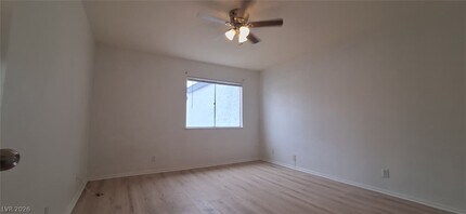 1455 E Katie Ave, Unit C28 in Las Vegas, NV - Foto de edificio - Building Photo