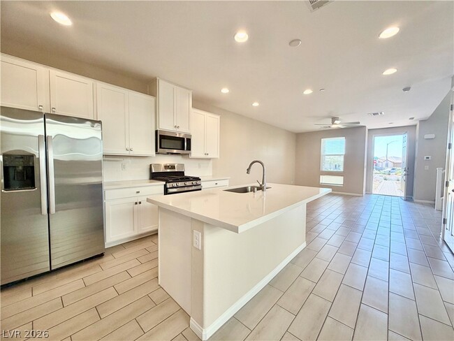 property at 666 Cottonwood Hl Pl