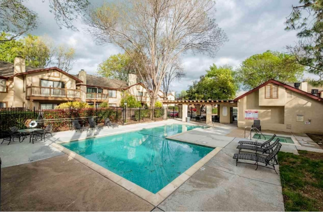 38683 Huntington Cir in Fremont, CA - Building Photo