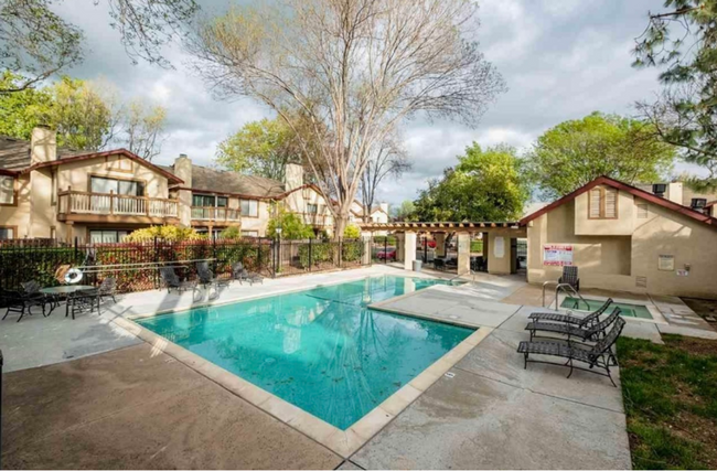 property at 38683 Huntington Cir