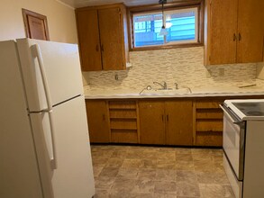 227 Central Ave S in Valley City, ND - Building Photo - Building Photo