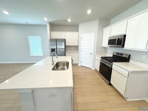 28550 Whitehall Ln in Madison, AL - Building Photo - Building Photo