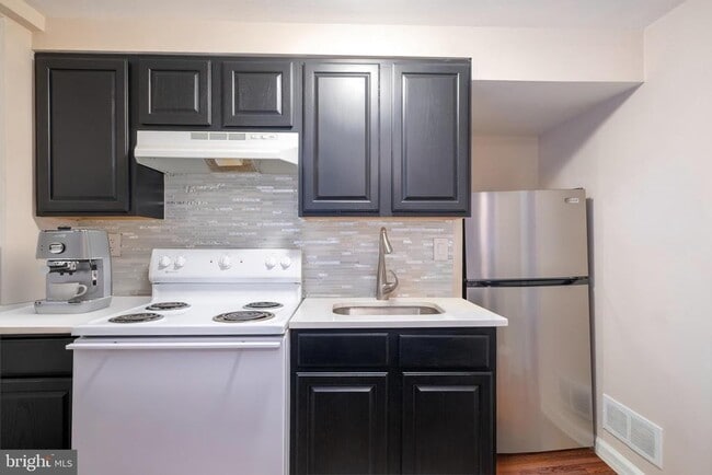 1736 Pine St in Philadelphia, PA - Building Photo - Building Photo