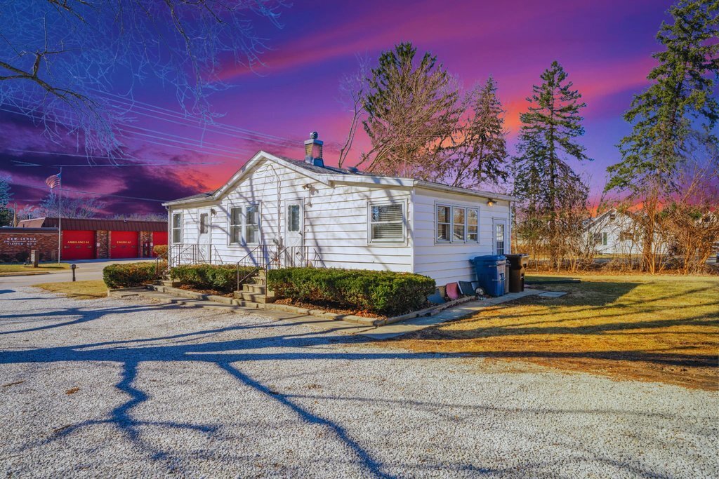 1206 N Cedar Rd in New Lenox, IL - Building Photo