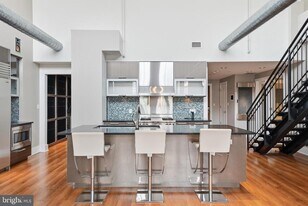 1615 N Queen St in Arlington, VA - Building Photo