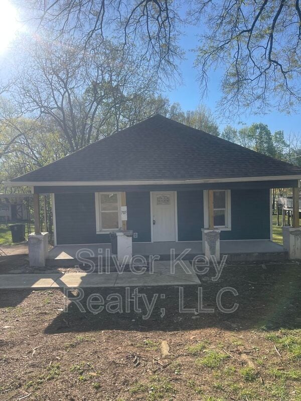 property at 705 Eastanallee Ave
