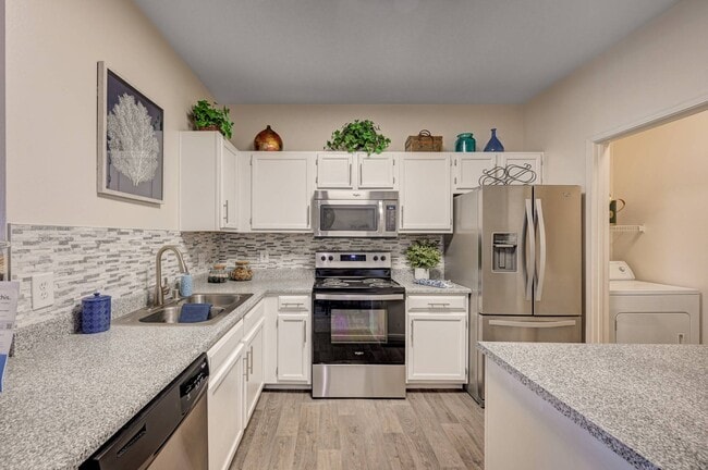 San Tropez in Las Vegas, NV - Foto de edificio - Building Photo