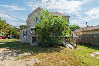 421 N Meridian Ave in Wichita, KS - Foto de edificio - Building Photo