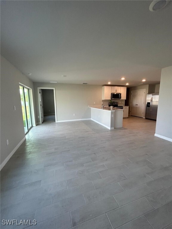 2911 NW 9th Ave in Cape Coral, FL - Foto de edificio - Building Photo