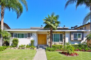 Downey in Downey, CA - Building Photo
