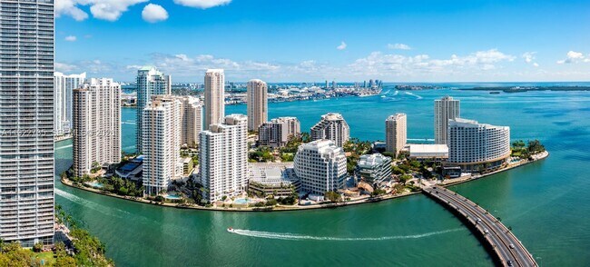 808 Brickell Key Dr in Miami, FL - Building Photo - Building Photo