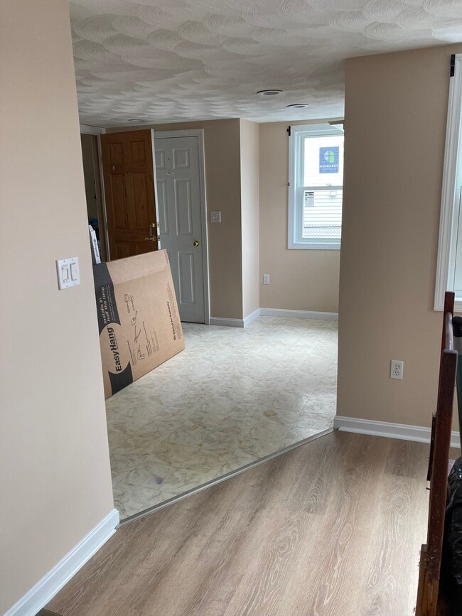42 Preston Rd, Unit 1 in Somerville, MA - Building Photo - Building Photo
