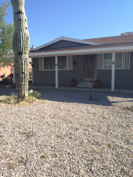 432 S Adanirom Judson Ave in Corona De Tucson, AZ - Foto de edificio