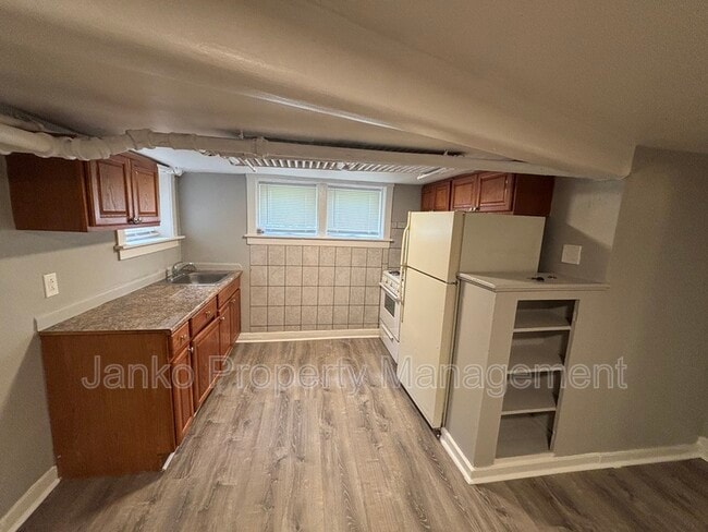 property at 5911 W Huron St