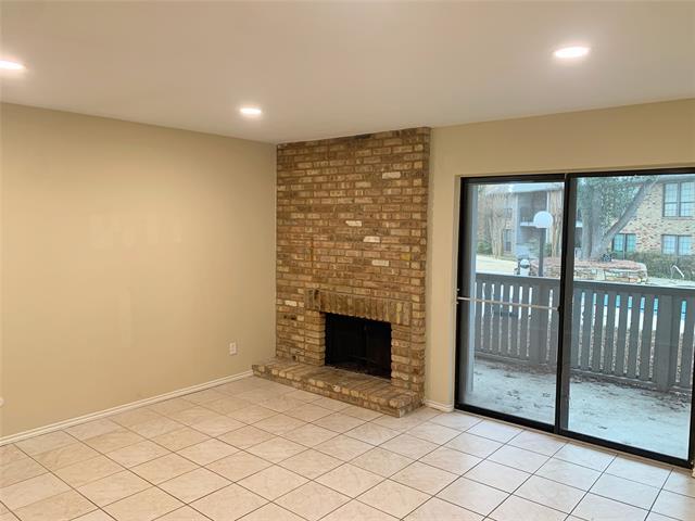 15151 Berry Trail in Dallas, TX - Building Photo