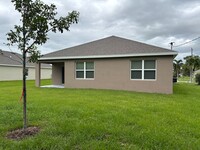 152 SW Chapman Ave in Port St. Lucie, FL - Building Photo - Building Photo