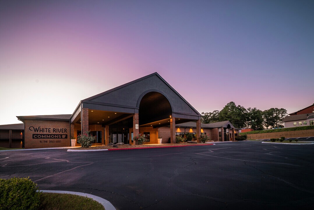 White River Commons in Batesville, AR - Foto de edificio