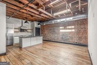 13 Greenville St S in Newnan, GA - Building Photo - Building Photo