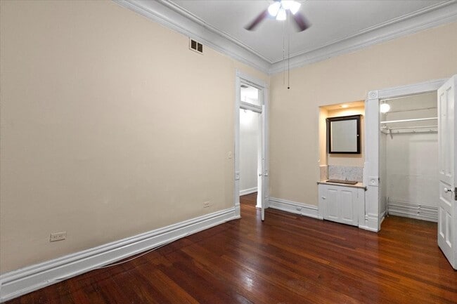 229 S Racine Ave in Chicago, IL - Building Photo - Building Photo