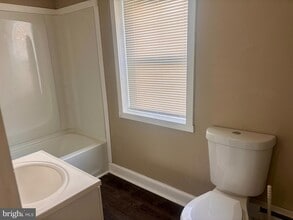 108 W Buck St in Paulsboro, NJ - Building Photo - Building Photo