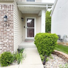 569 Parkgate Dr in Lake St. Louis, MO - Building Photo - Building Photo