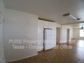5002 Bevly Dr in Corpus Christi, TX - Building Photo - Building Photo