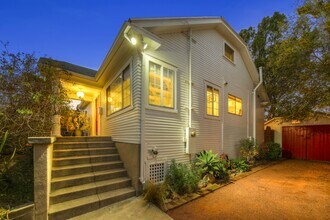 1563 Lucretia Ave in Los Angeles, CA - Building Photo - Building Photo