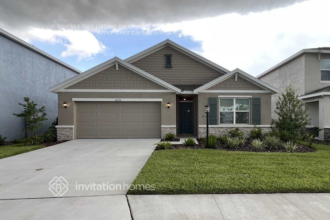 18326 Wheathouse Pl in Bradenton, FL - Building Photo