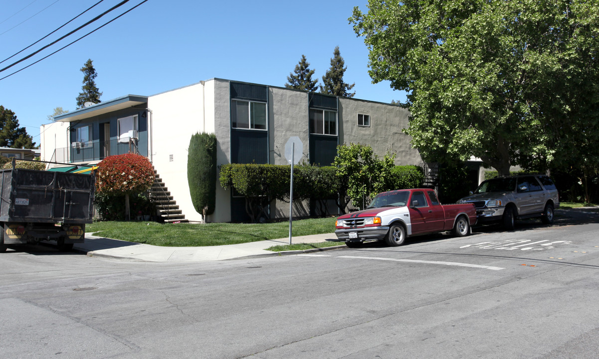 270 Lincoln Ave in Redwood City, CA - Building Photo