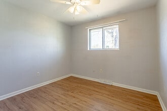 8490 Benton St, Unit 1 in Arvada, CO - Foto de edificio - Building Photo