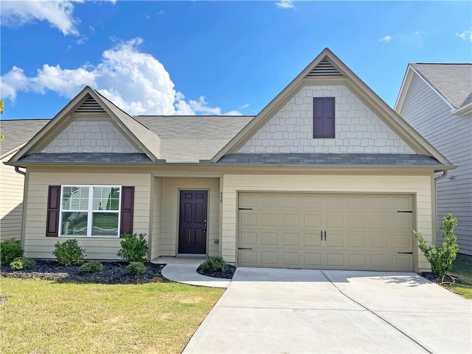 959 Independence Ave in Pendergrass, GA - Building Photo