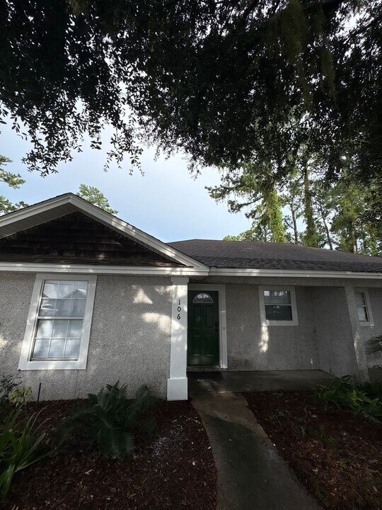 106 Leeswood Cir in Brunswick, GA - Building Photo