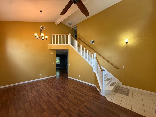 8921 Altameda Pl in Elk Grove, CA - Building Photo - Building Photo