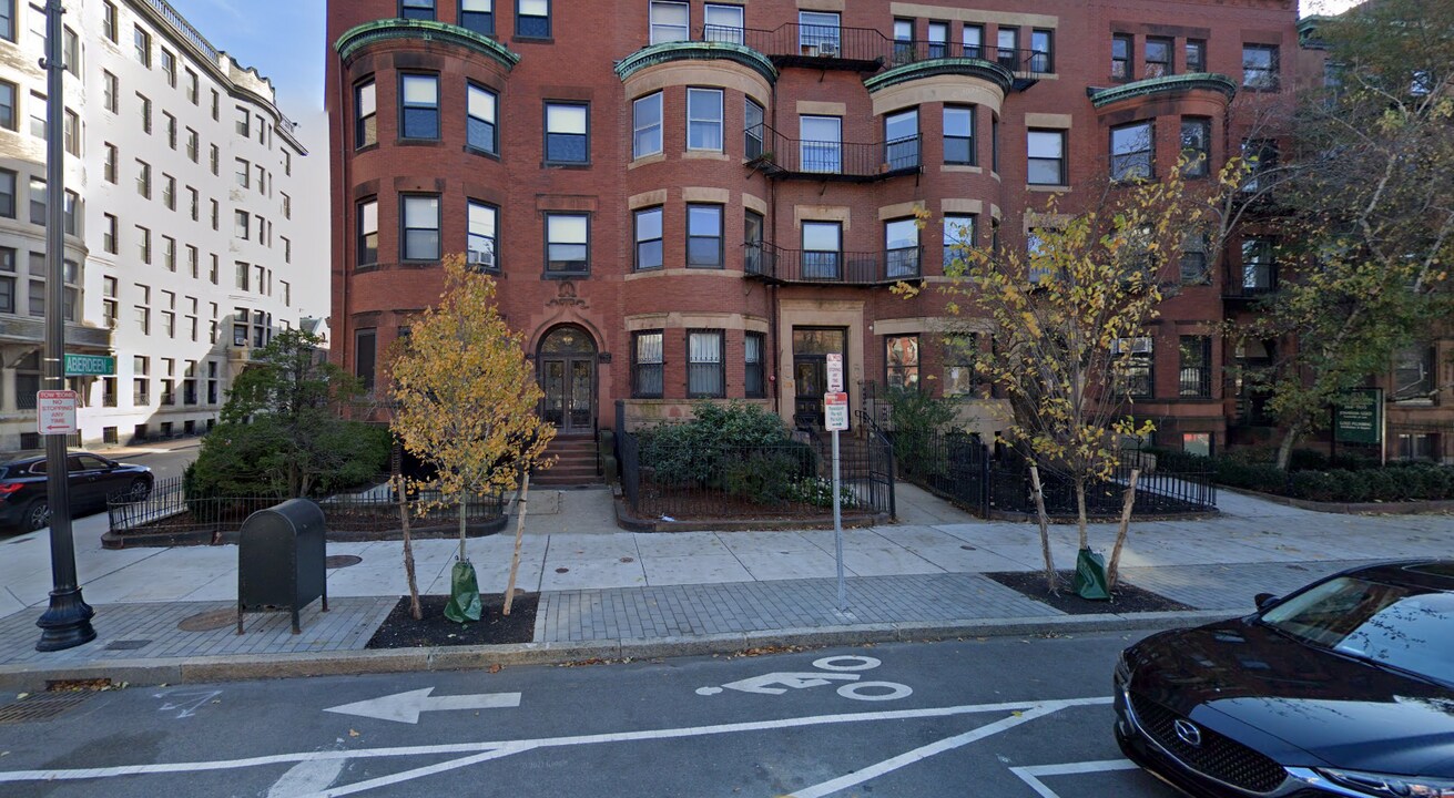 869 Beacon St, Unit 3 in Boston, MA - Foto de edificio