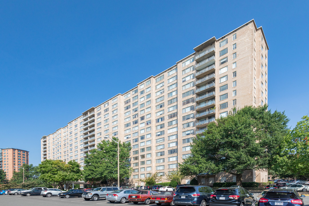 Monticello at Southern Towers in Alexandria, VA - Building Photo