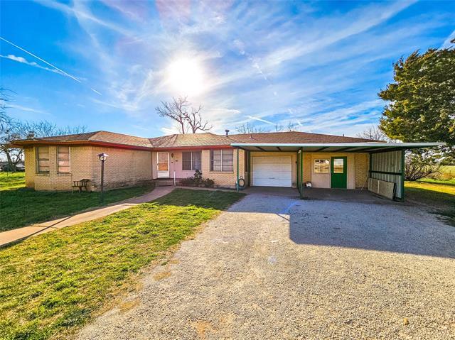 114 Scott St in Tye, TX - Foto de edificio