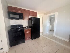 465 Tampa St in West Haven, CT - Building Photo - Building Photo