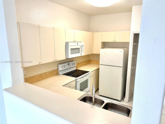 2925 SE 16th Ave in Homestead, FL - Building Photo - Building Photo