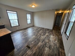 6001 E Maple in Romulus, MI - Building Photo - Building Photo