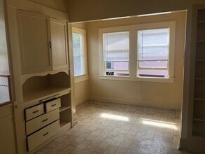 5428 Claremont Ave in Oakland, CA - Building Photo - Building Photo