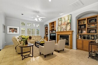 1044 Memorial Village Dr in Houston, TX - Building Photo - Building Photo