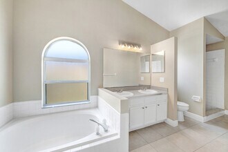 336 Grovepark Dr in Davenport, FL - Building Photo - Building Photo