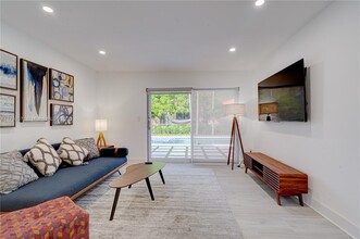 7528 Buccaneer Ave in North Bay Village, FL - Building Photo - Building Photo