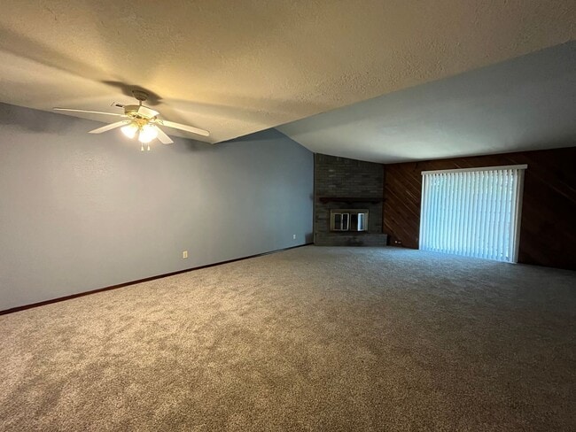 12735 E 39th St in Tulsa, OK - Foto de edificio - Building Photo