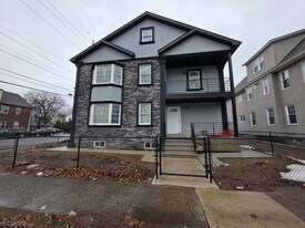 260 Trenton Ave in Paterson, NJ - Building Photo
