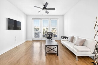 1116 Gramercy Ln-Unit -ID1317854P in Tampa, FL - Foto de edificio - Building Photo