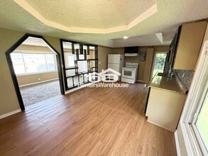 6802 Longview Rd in Kansas City, MO - Building Photo - Building Photo