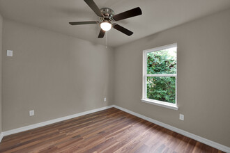 2816 Woodard St in Houston, TX - Building Photo - Interior Photo