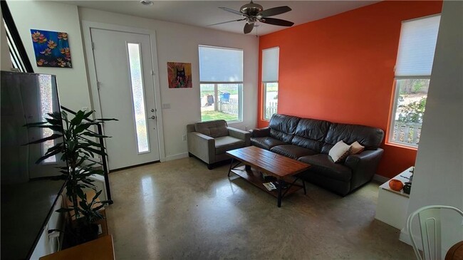 5604 Grover Ave in Austin, TX - Building Photo - Building Photo